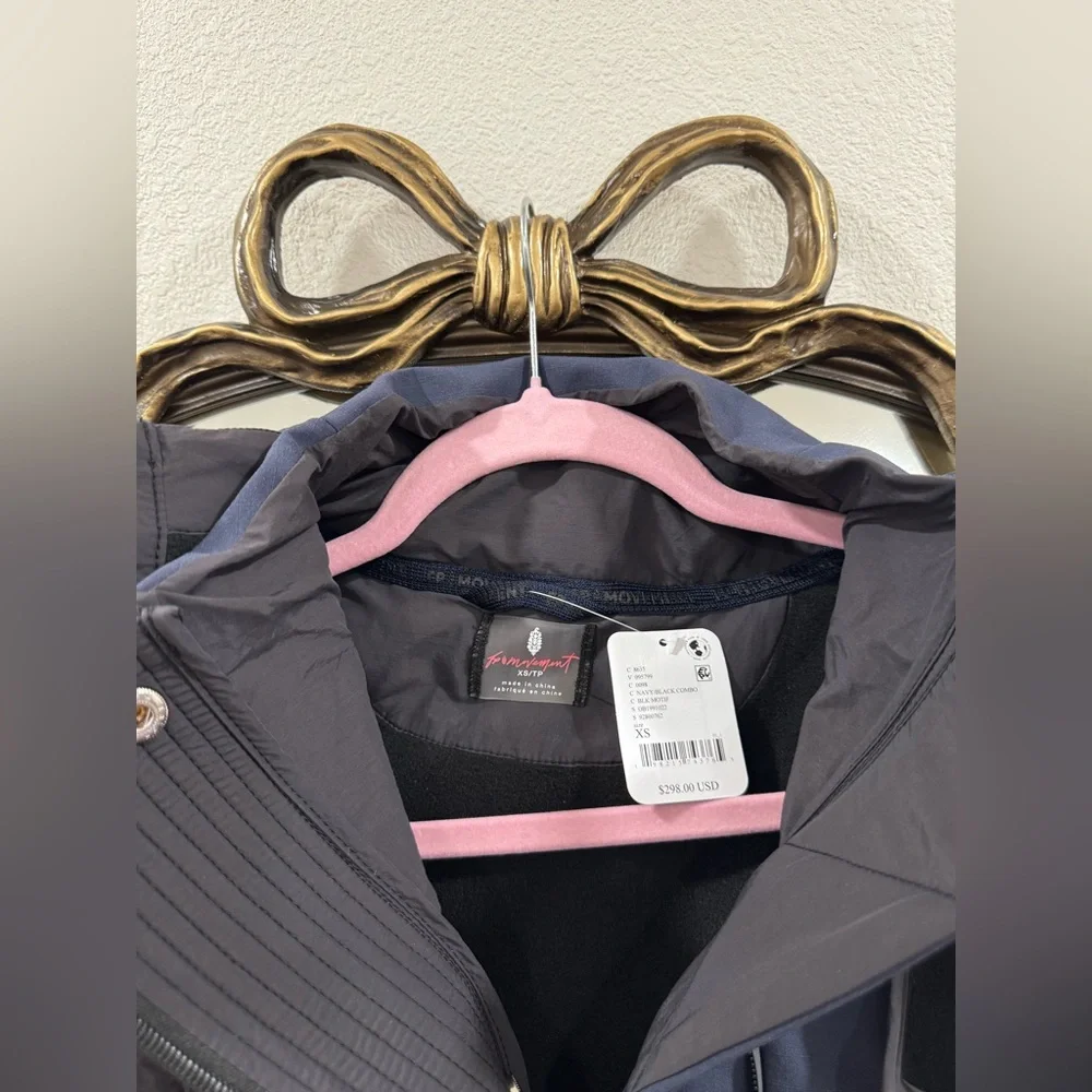 NWT Free people Movement Moon Magic Reflective Rain Parka Jacket - Picture 2 of 11